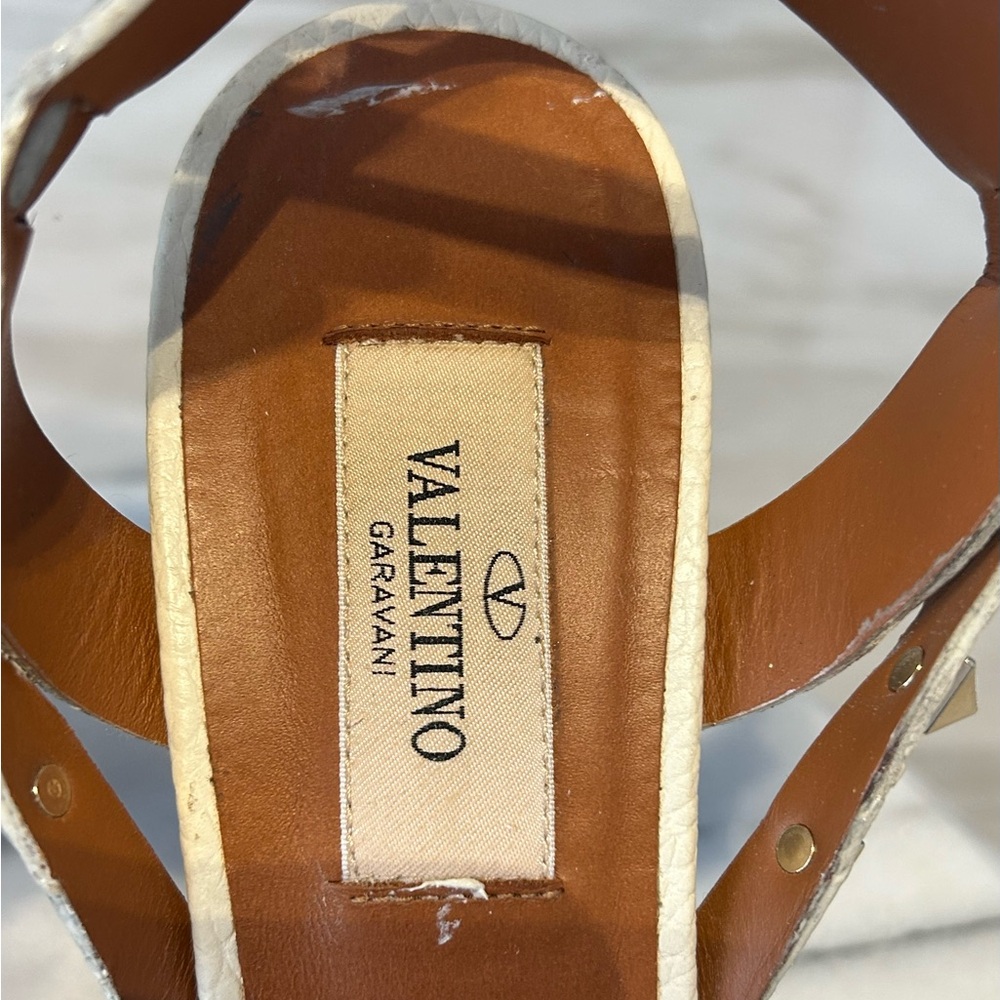 Valentino Garavani Rockstud Block Heel Sandal 39.5 Cream Leather Studded Classic - Picture 4 of 14